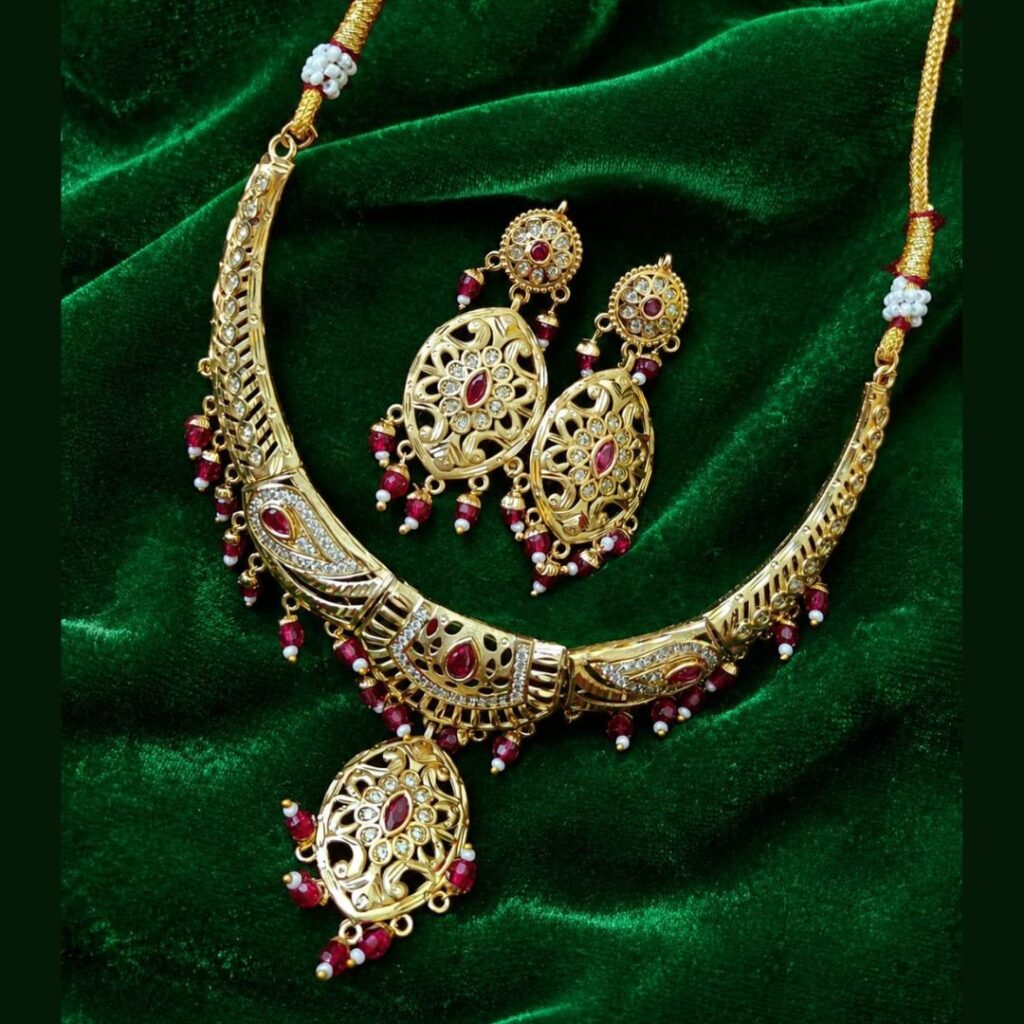 AE Vintage Jadau Necklace Set